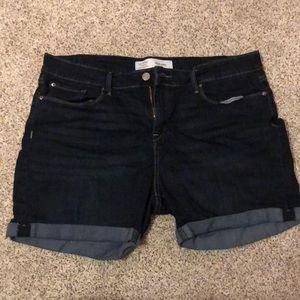 Womens Jean short.